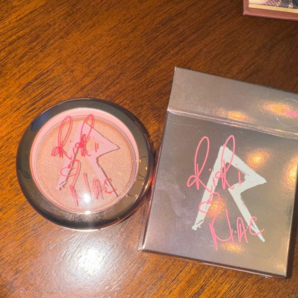 RiRi X MAC diamonds cream colour base